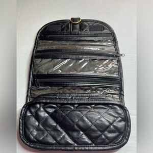 BLACK QUILTED SOFT JEWELRY/COSMETIC/TOILETRY TRAVEL CASE VELCRO FRONT CLOSURE
